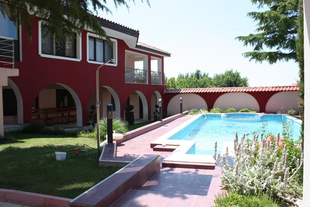 The Red House Hotel Kosharitsa Ngoại thất bức ảnh